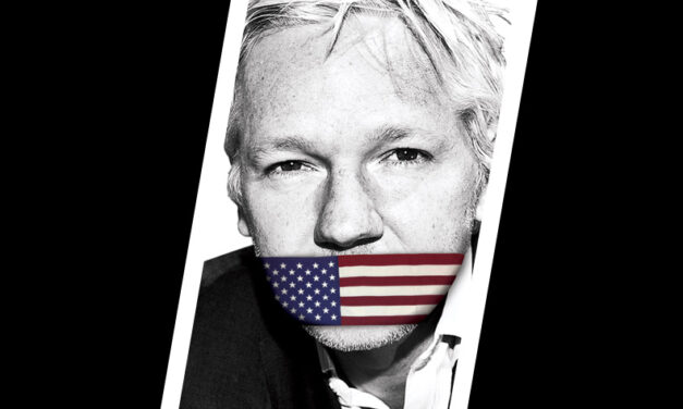 Julian Assange Libero! rischia fino a 175 anni di carcere