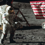 Mai stati sulla Luna! “American Moon” – MASSIMO MAZZUCCO