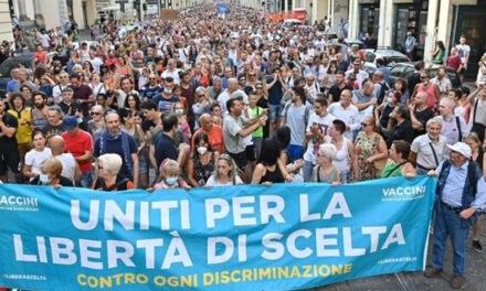 Dalle piazze si alza il grido in favore della Libertà