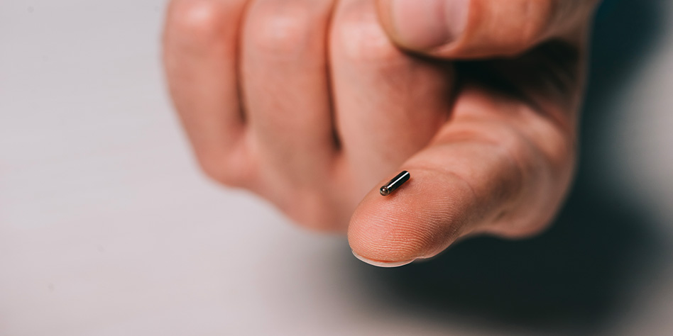 MICROCHIP E ROBOT SONO IL FUTURO!